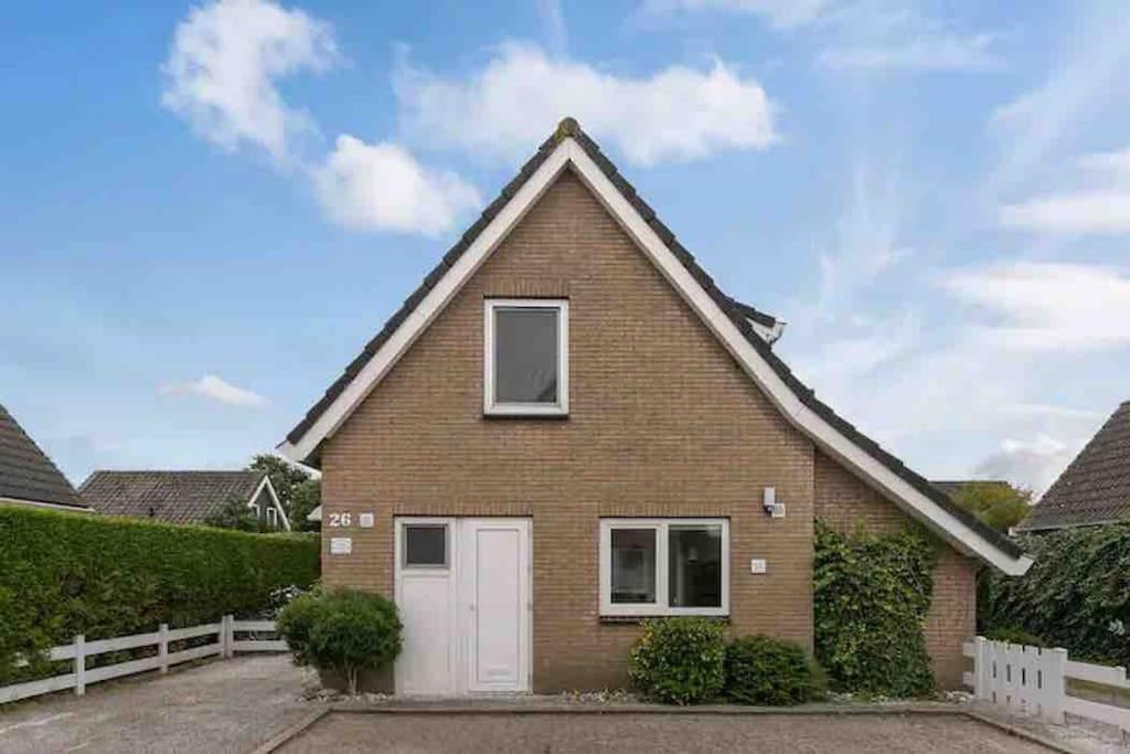 Huebsches Ferienhaus In Ouddorp - Fusslaeufig Zum Strand Und Zentrum Buitenkant foto