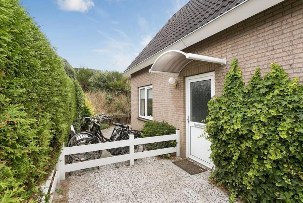 Huebsches Ferienhaus In Ouddorp - Fusslaeufig Zum Strand Und Zentrum Buitenkant foto