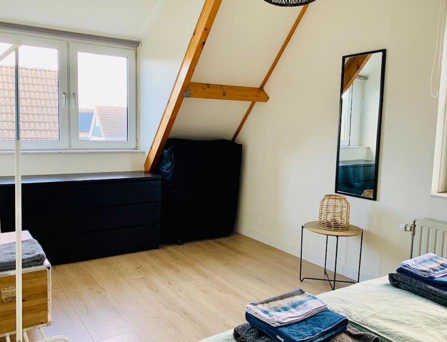 Huebsches Ferienhaus In Ouddorp - Fusslaeufig Zum Strand Und Zentrum Buitenkant foto