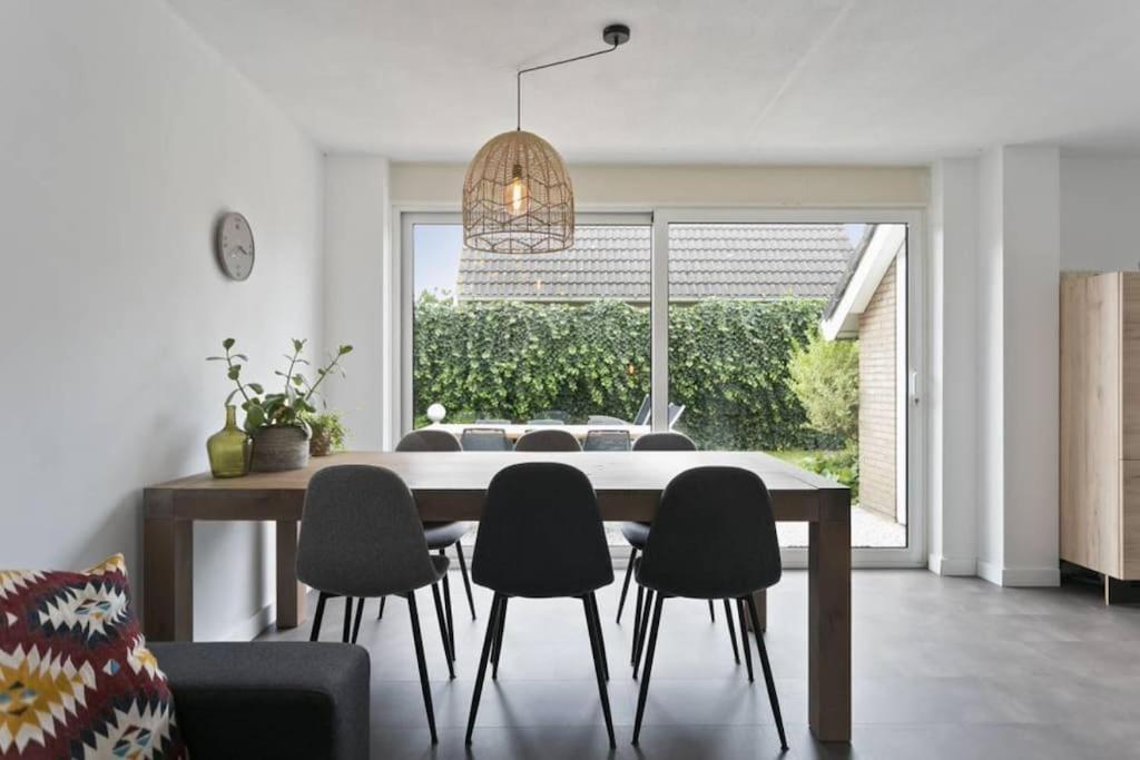 Huebsches Ferienhaus In Ouddorp - Fusslaeufig Zum Strand Und Zentrum Buitenkant foto