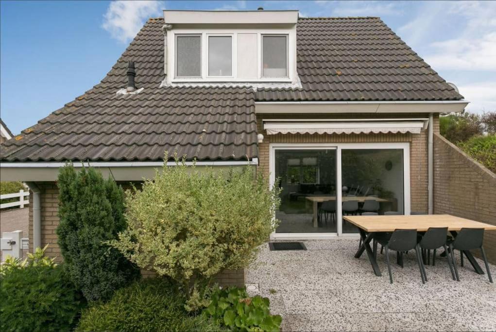 Huebsches Ferienhaus In Ouddorp - Fusslaeufig Zum Strand Und Zentrum Buitenkant foto